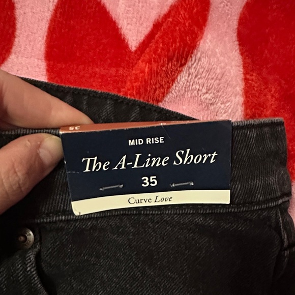 NWT Abercrombie & Fitch A-Line Curve Love Black Jean Shorts - Picture 4 of 6